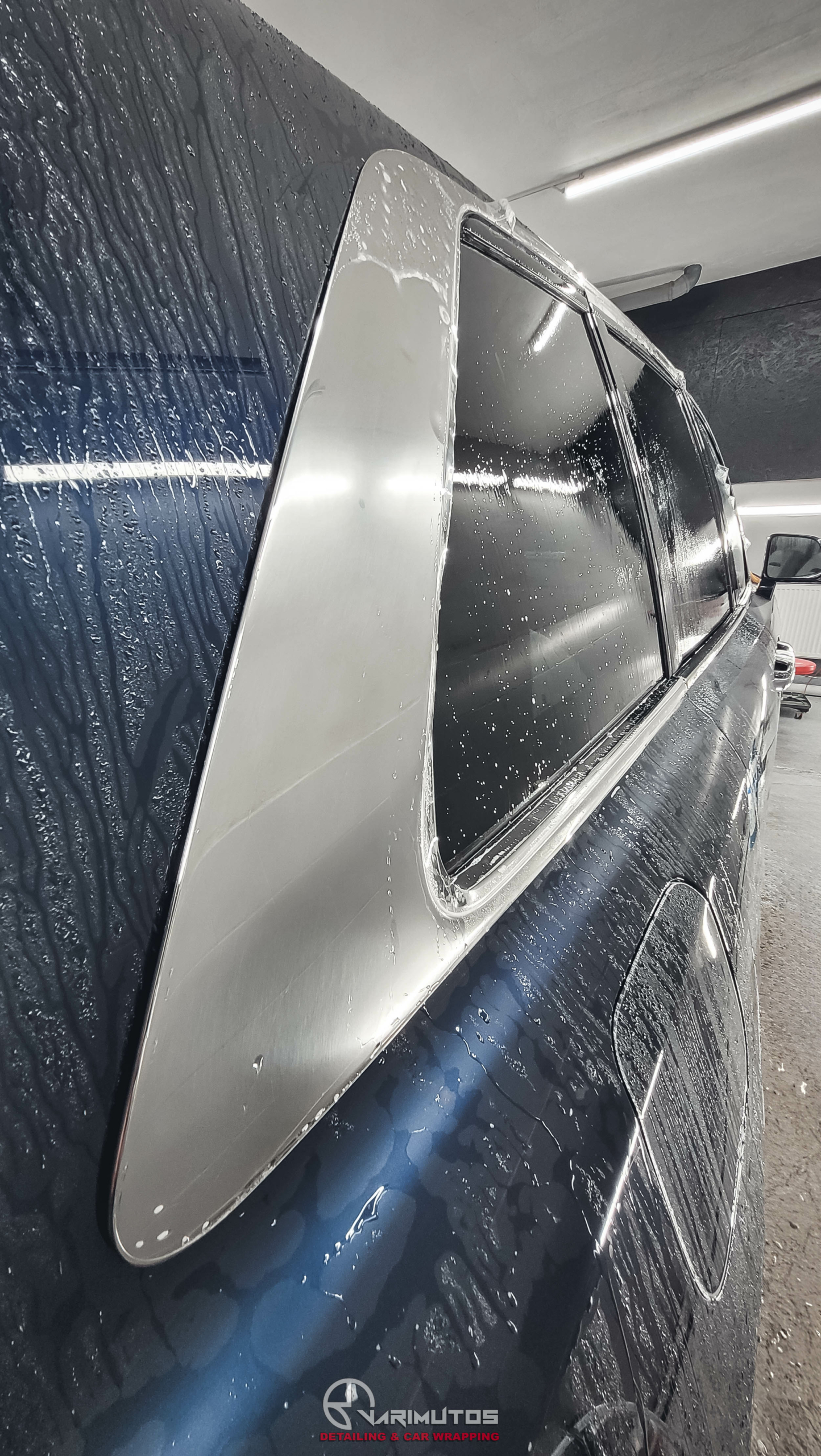 Rolls-Royce Cullinan zabezpieczony folią PPF – widok po aplikacji ochronnej warstwy lakieru