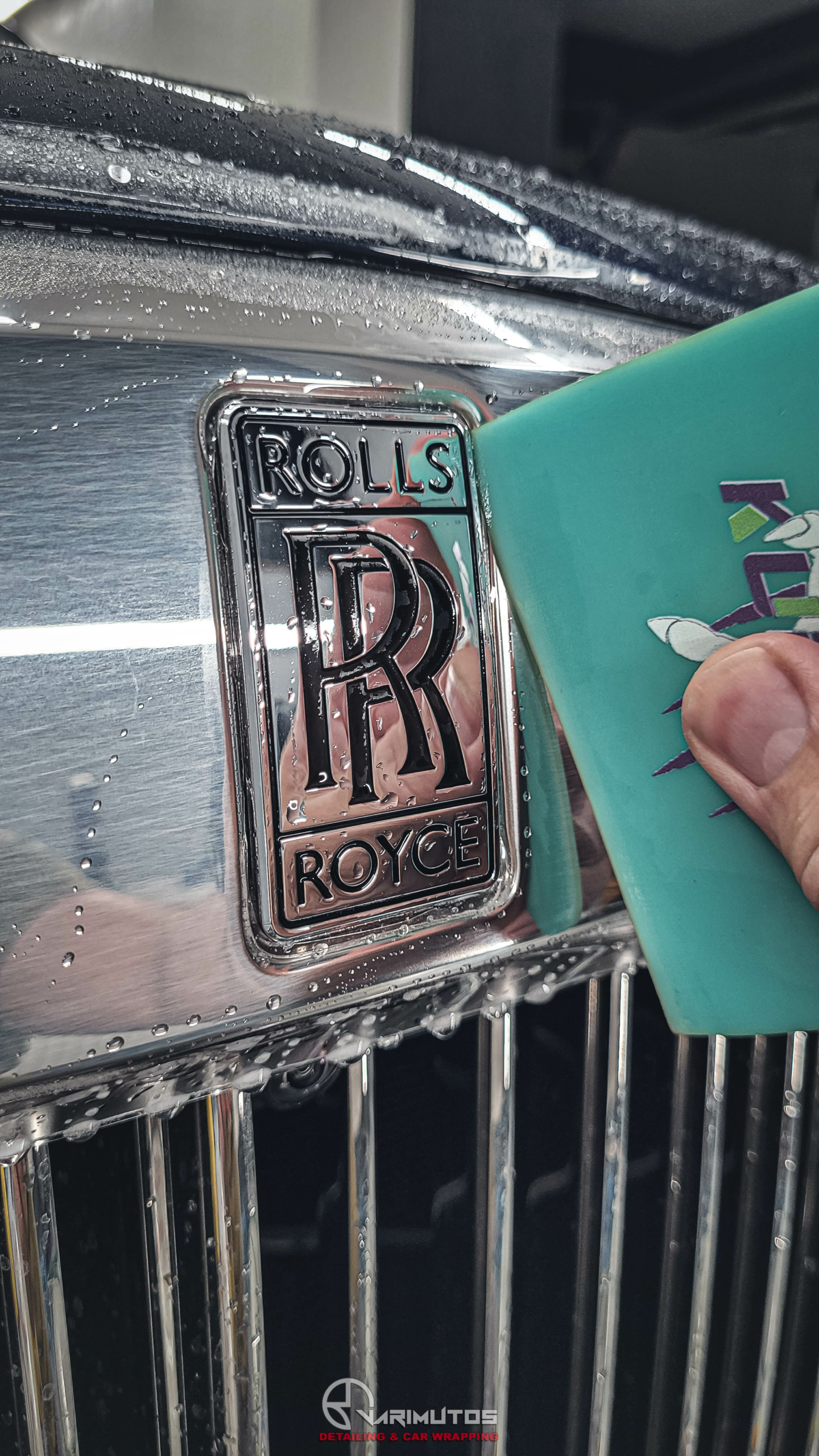 Rolls-Royce Cullinan zabezpieczony folią PPF – widok po aplikacji ochronnej warstwy lakieru