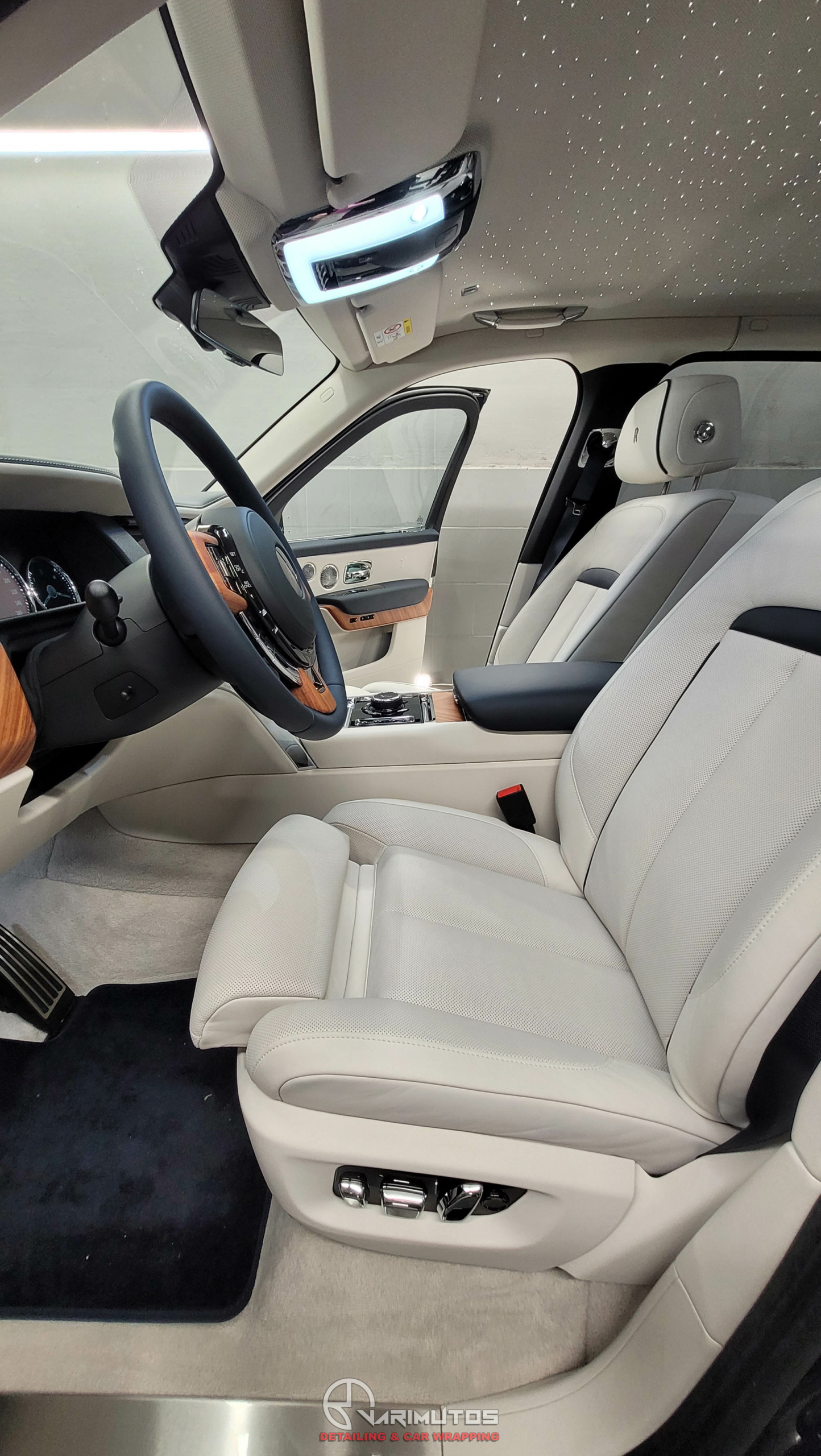 Rolls-Royce Cullinan zabezpieczony folią PPF – widok po aplikacji ochronnej warstwy lakieru