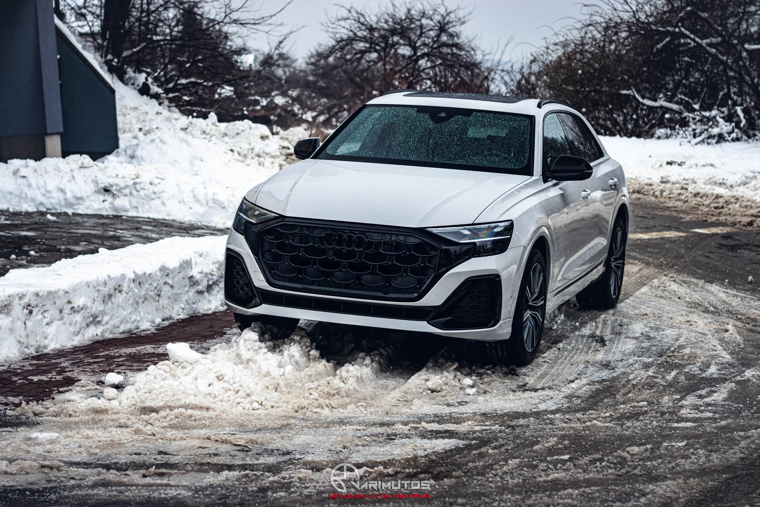 Audi Q8 Full Wrap Avery Varimutos 11 zmiana koloru Audi Q8